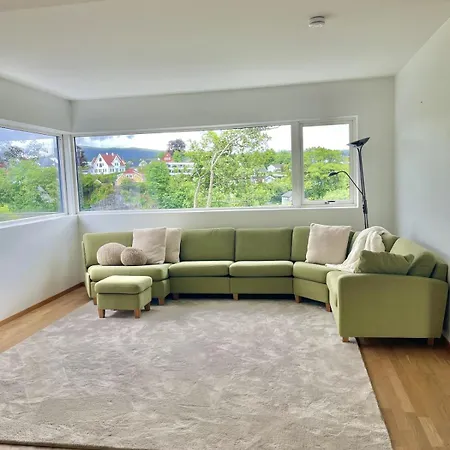 Hop Modern Holiday home